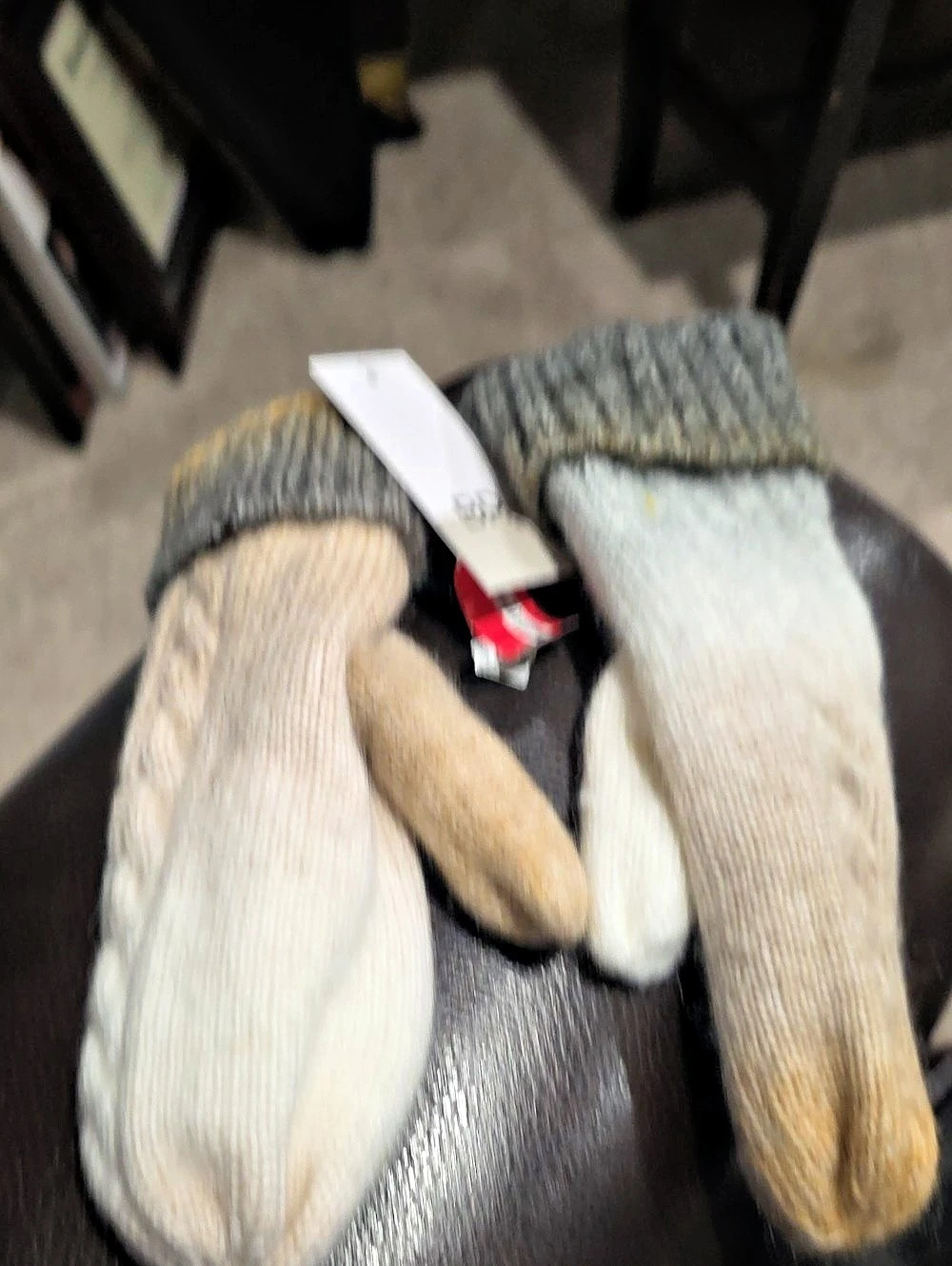 Knit Mittens in Gray & Cream NWT